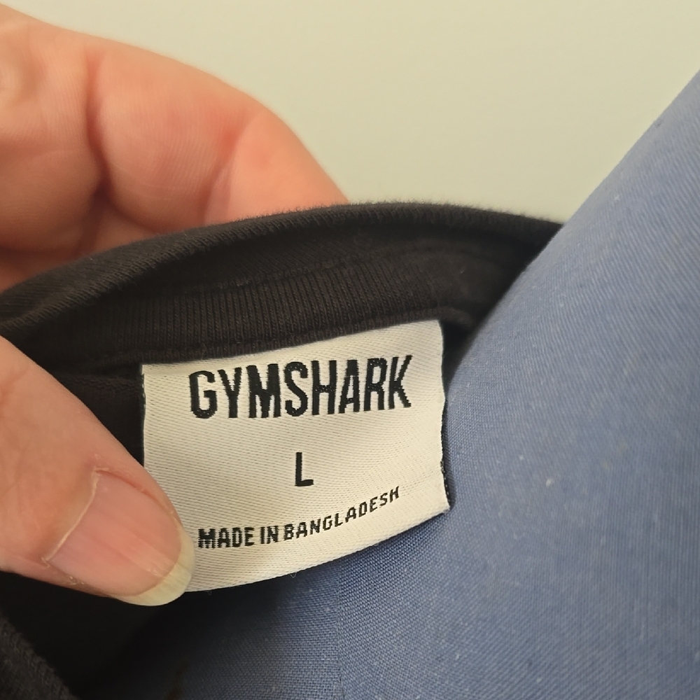 Gymshark Black Crop Top with Boxy Fit and Crew Neck - Picture 2 of 4